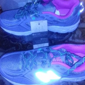 Female New Balance shoes brand new